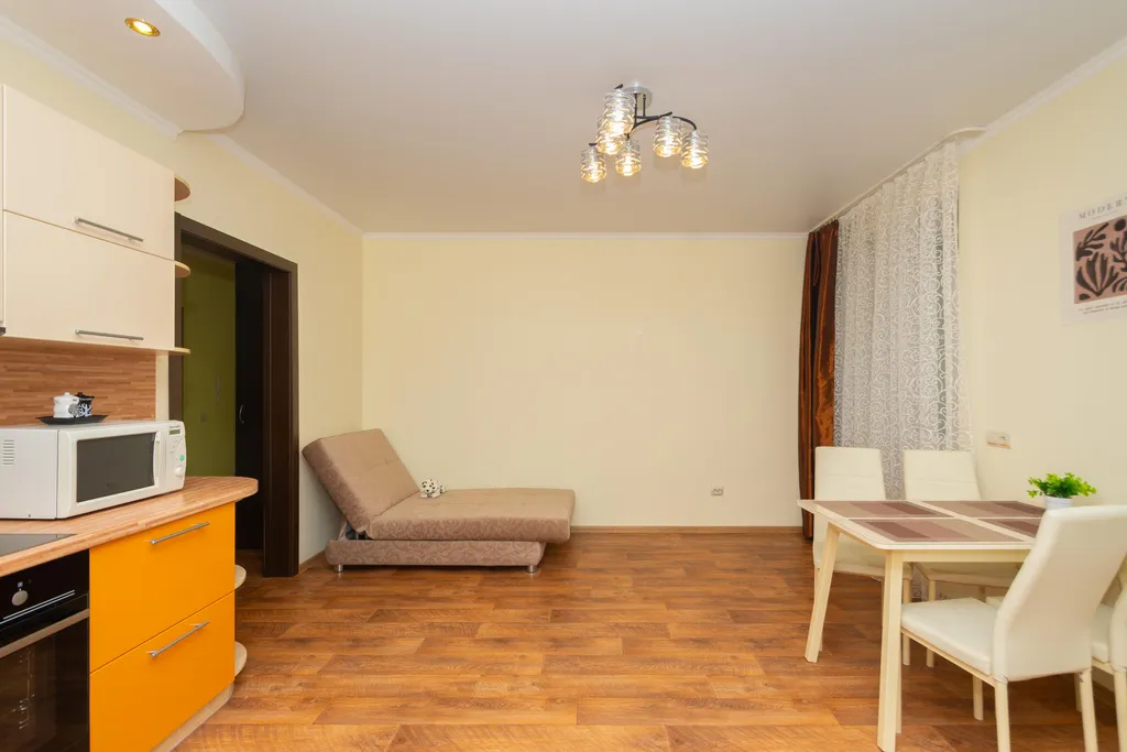 Квартира Улучшенная студия — Тюмень