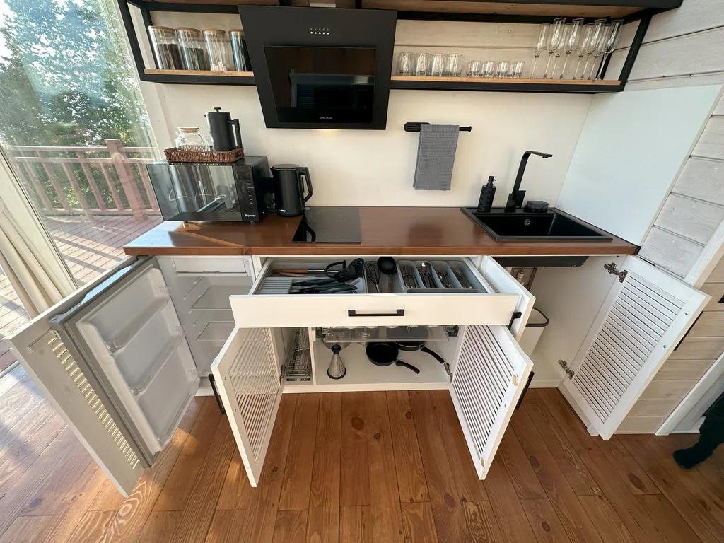 Шале с видом на бухту и вулкан