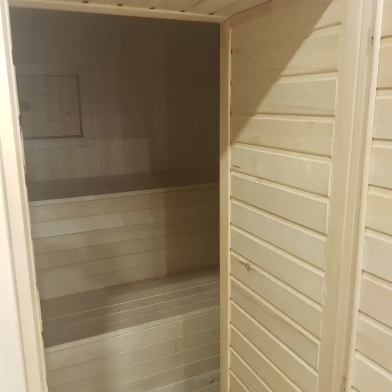 Коттедж с подогреваемым бассейном и сауной