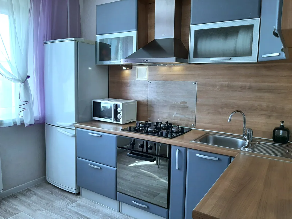 Большая квартира с отдельной кухней в тихом центре