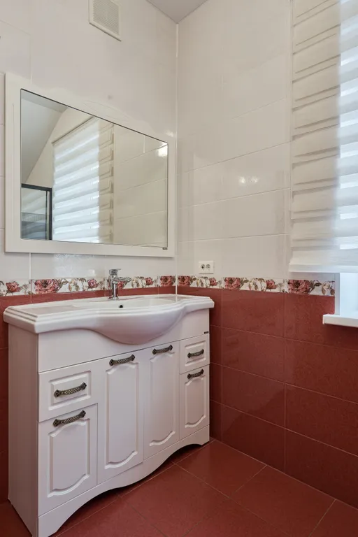 Большой, уютный семейный дом