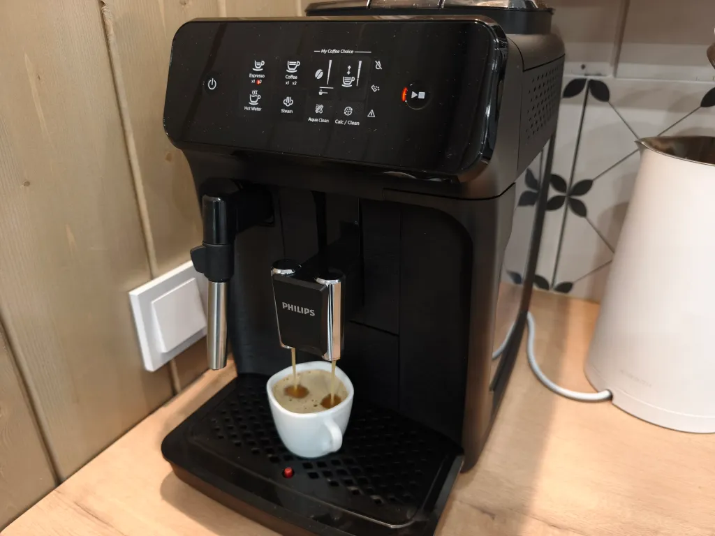 Skandi рыбка загородный дом у пруда в Подмосковье