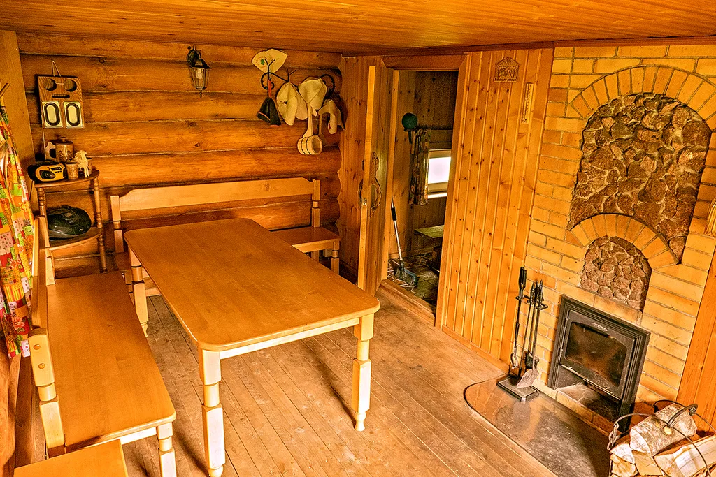 Уютный дом на берегу с мангальной зоной и баней