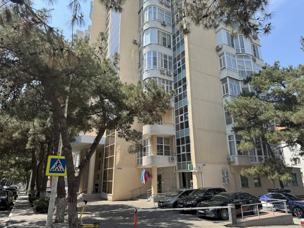 Первая береговая с видом на море и террасой – Толстый мыс