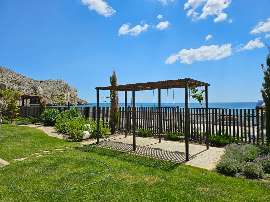 Двухкомнатные апартаменты в апарт-комплексе Атлас с видом на море