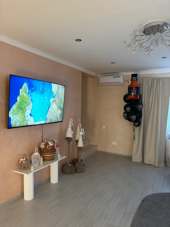 Уютный дом в лесном массиве возле красивых озер