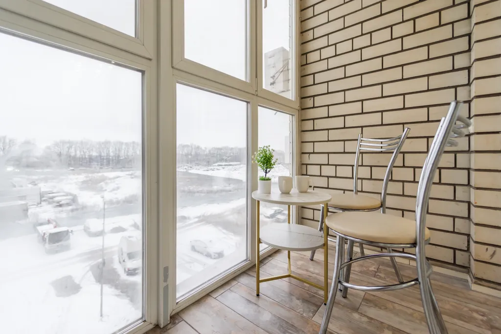 Панорамные окна в пол с потрясающим видом на закат