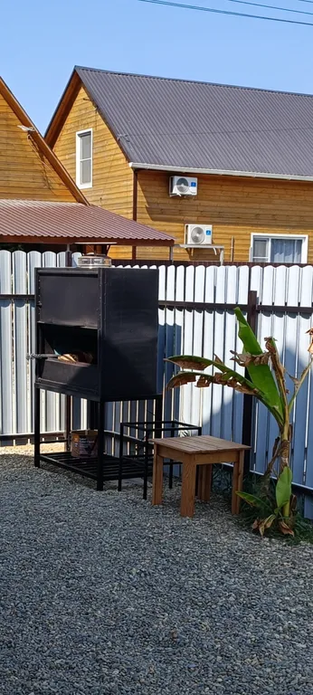 Дом с большим бассейном с видом на море