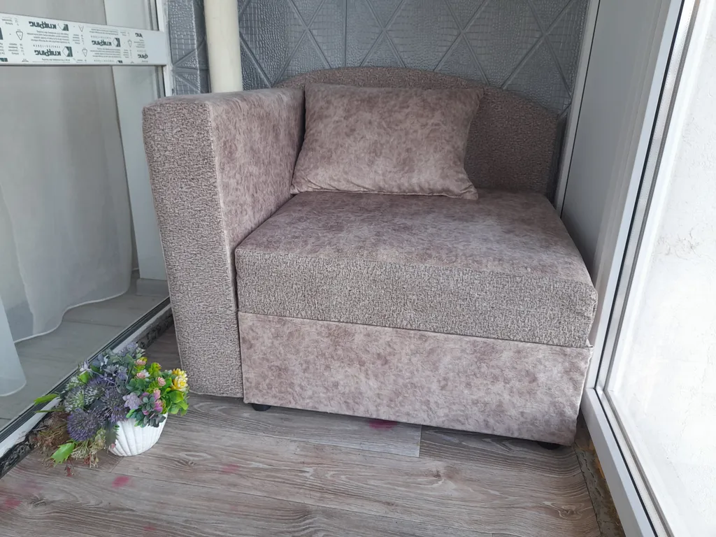 Светлая студия в тихом районе у моря