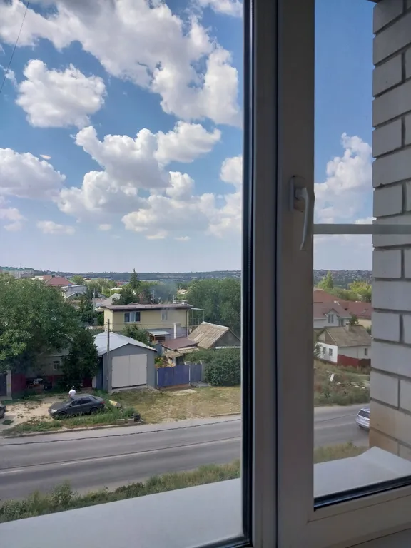 Комфортная евродвушка с двумя диванами в отдельных комнатах