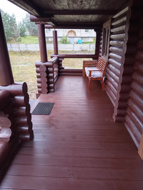 Деревянный дом у моря