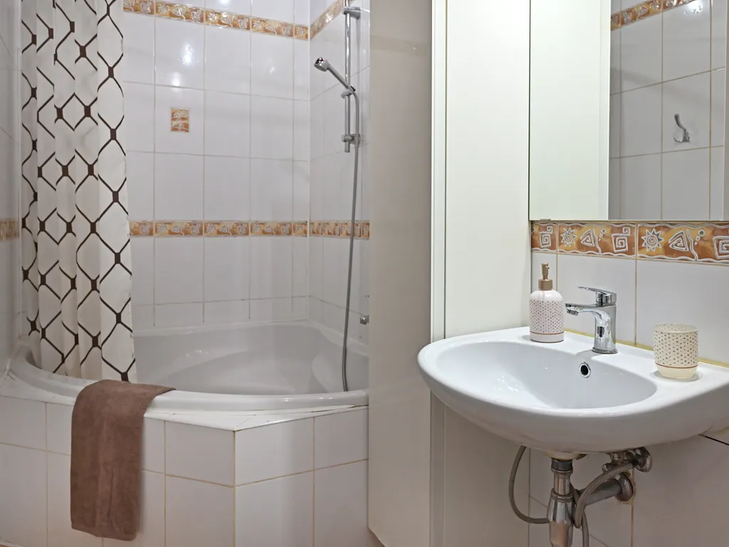 Квартира 2-комнатные апартаменты рядом с Военно-морским клиническим госпиталем — Калининград