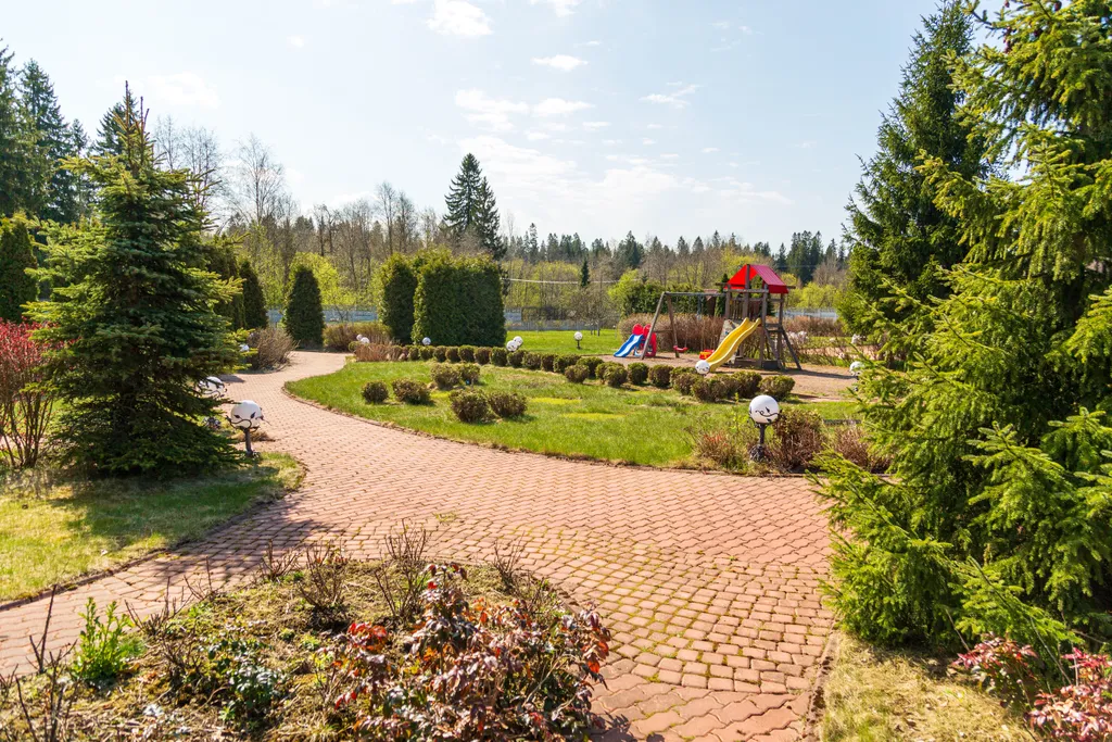 Усадьба у озера