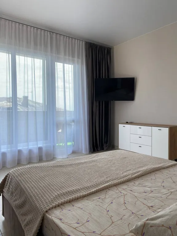 Второй этаж двухэтажного дома, с отдельным входом и общим двором