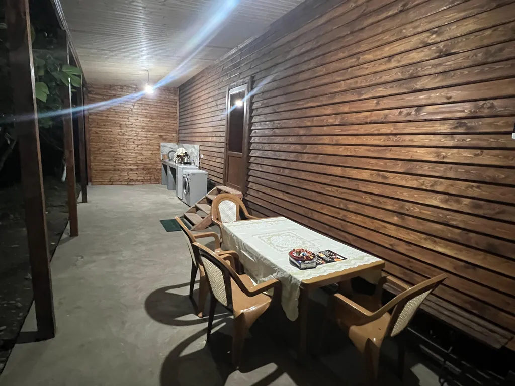 Дом у моря с террасой на речку