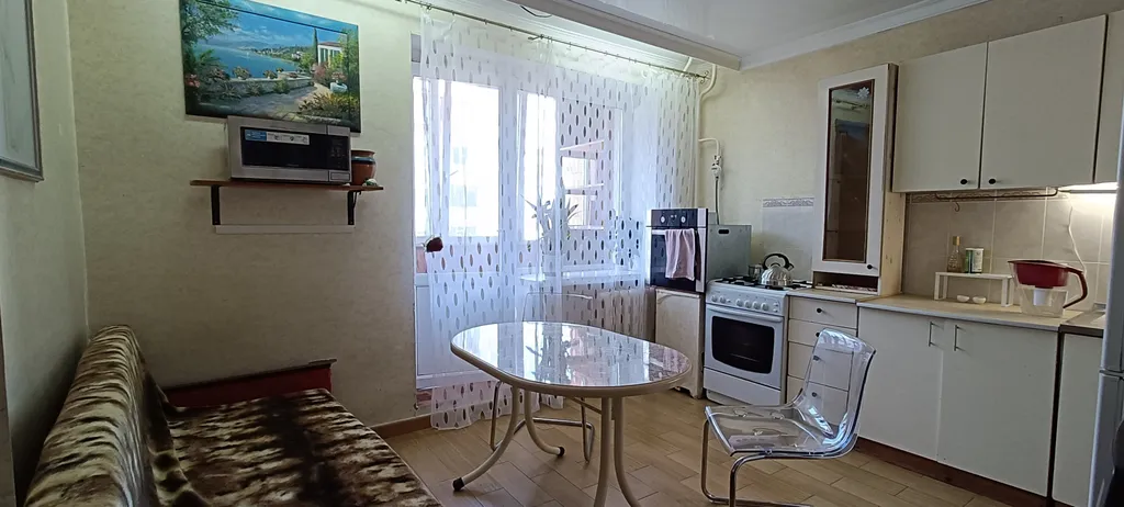 Однокомнатная квартира, недалеко от лимана, с большой кухней — аренда посуточно в Ейск