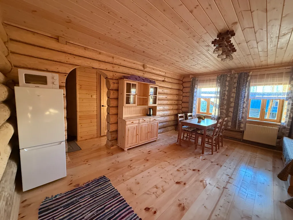 Русская  ИЗБА на берегу реки