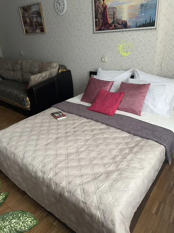 Семейная, тихая, тёплая квартира рядом с ЖД вокзалом