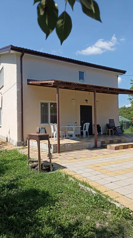 Дом у горной реки