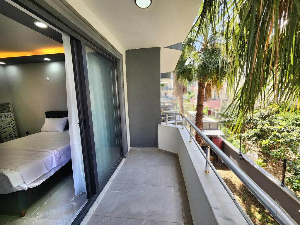 Квартира в центре Сиде внутри комплекса с бассейном