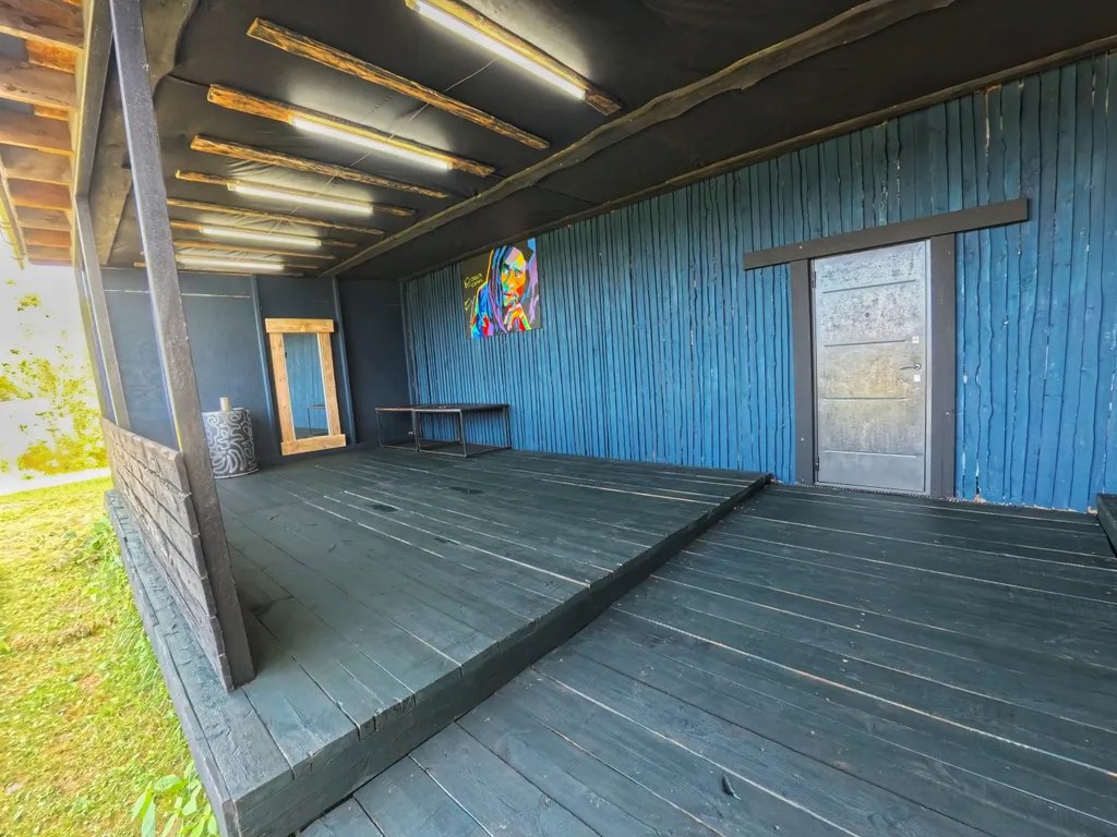 Дом с баней на берегу