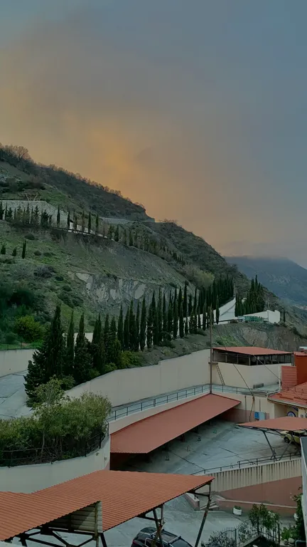 Уютные апартаменты с видом на горы в Элит Лазурном