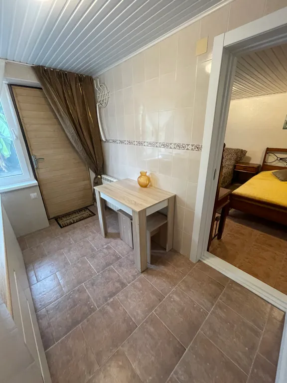 Коттедж Уютная студия с отдельным входом и кухней в центре Адлера — Сочи