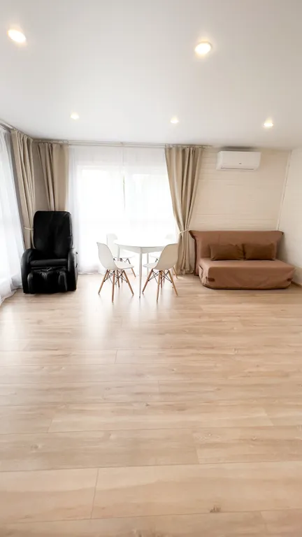 Коттедж Дом с интересным наполнением в Крымской Швейцарии — Орлиное