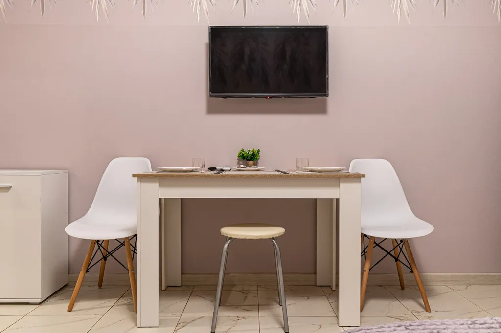 Дизайнерская студия в ЖК Самолёт, транзит на Крым