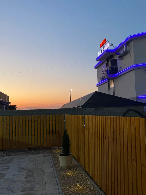 Уютный дом на берегу моря