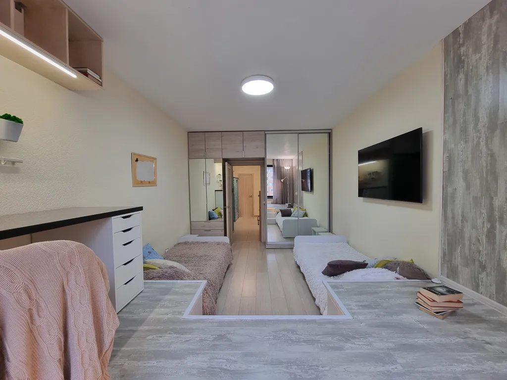 Двухкомнатная квартира с подиумами