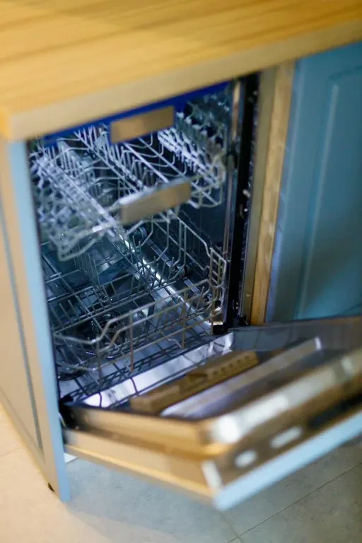 Элегантная квартира с просторной столовой у вокзала