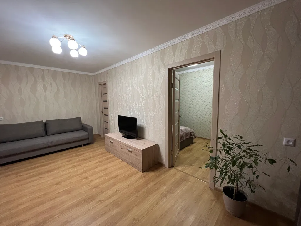 Двухкомнатная квартира у метро грушевка