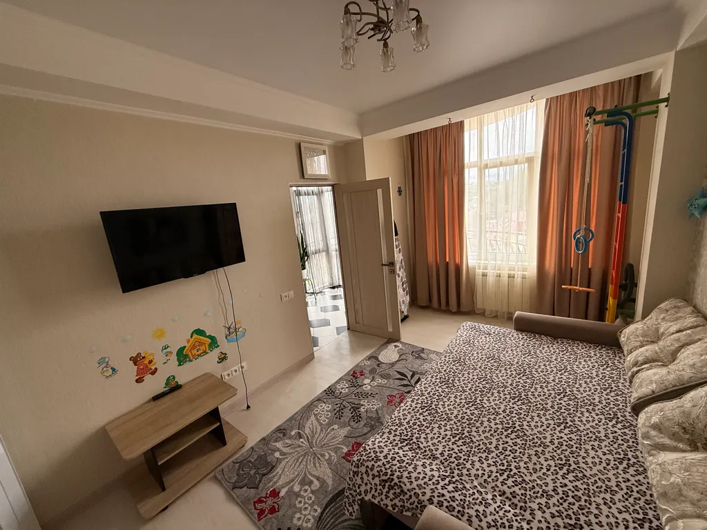 Уютная квартира с шикарным видом — аренда посуточно в Орёл-Изумруд