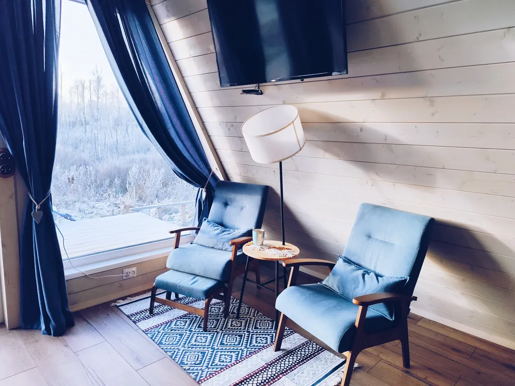 Коттедж Уютный дом с панорамным видом на лес — Луга