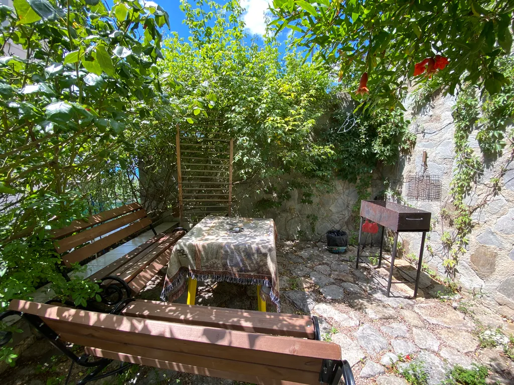 Дом в Гаспре рядом с заповедником возле Солнечной тропы