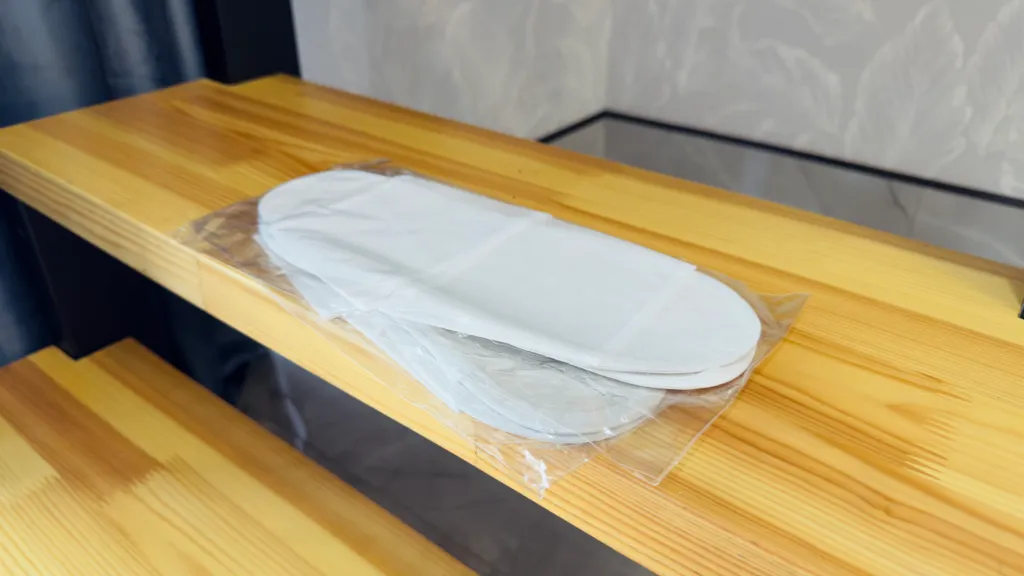 Шикарный дом с бассейном на берегу