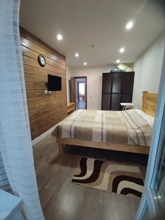 Большие апартаменты у озера Еловое