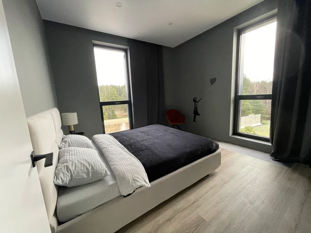 На Охте, с видом на лес и реку, рядом с Охта Парком