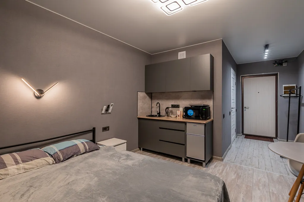 Студия с дизайнерским ремонтом