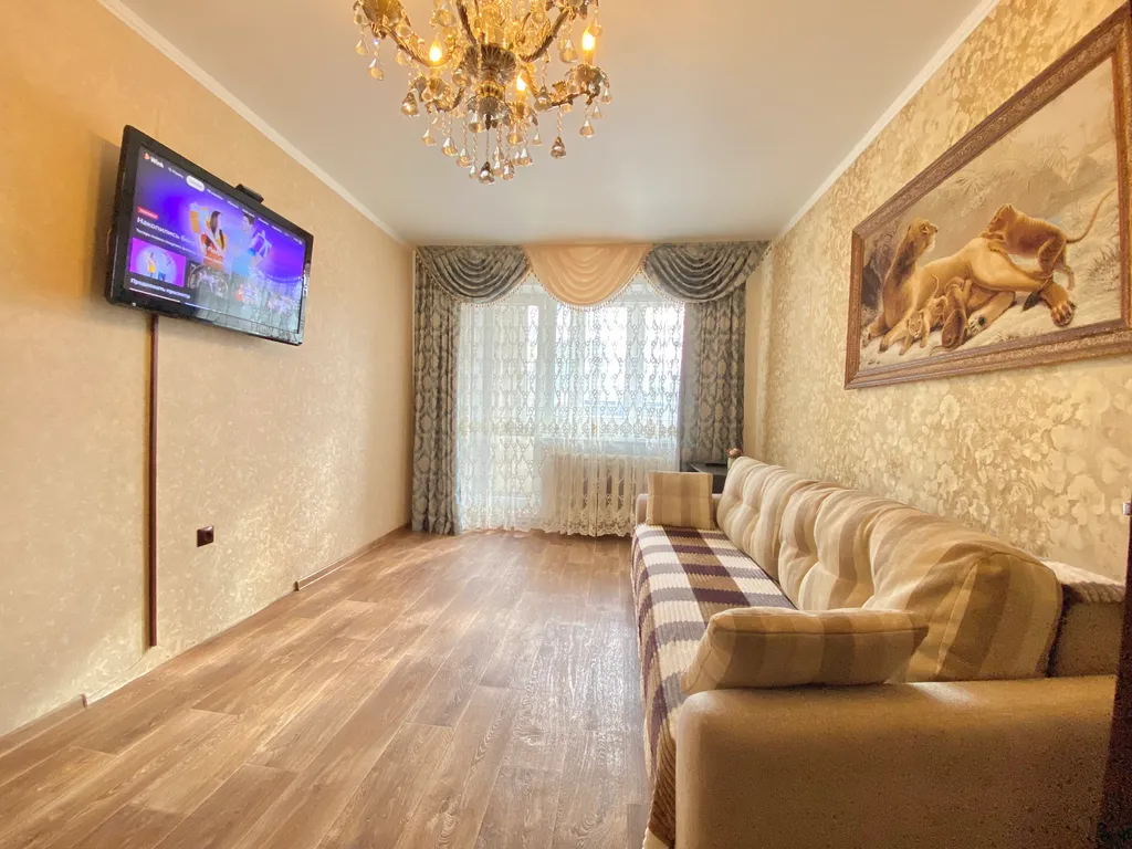 Самый центр очень удобное расположение качественная мебель