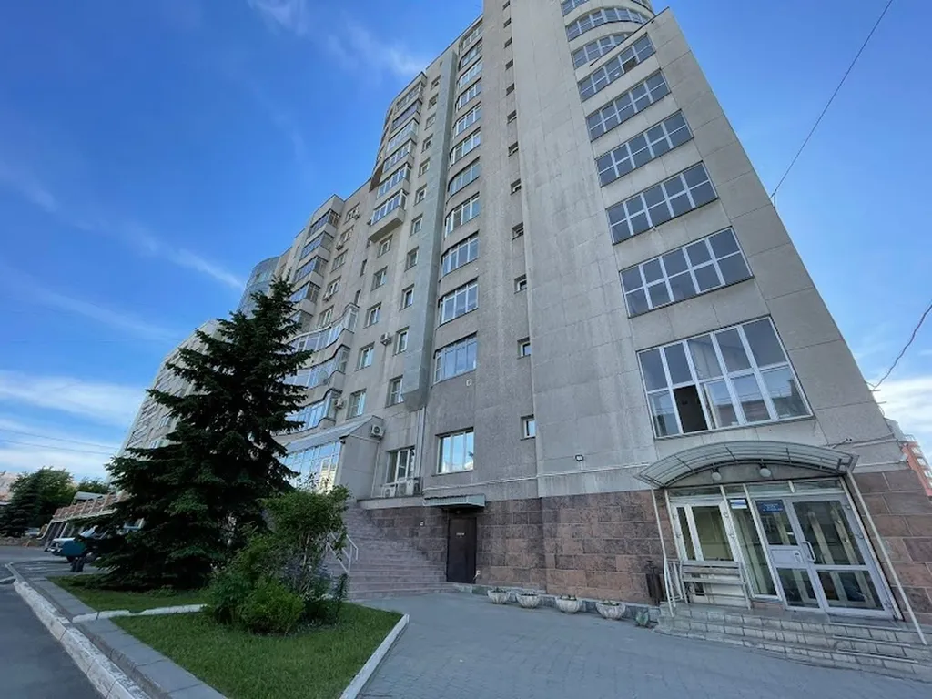 Большая квартира с кондиционерами и камином