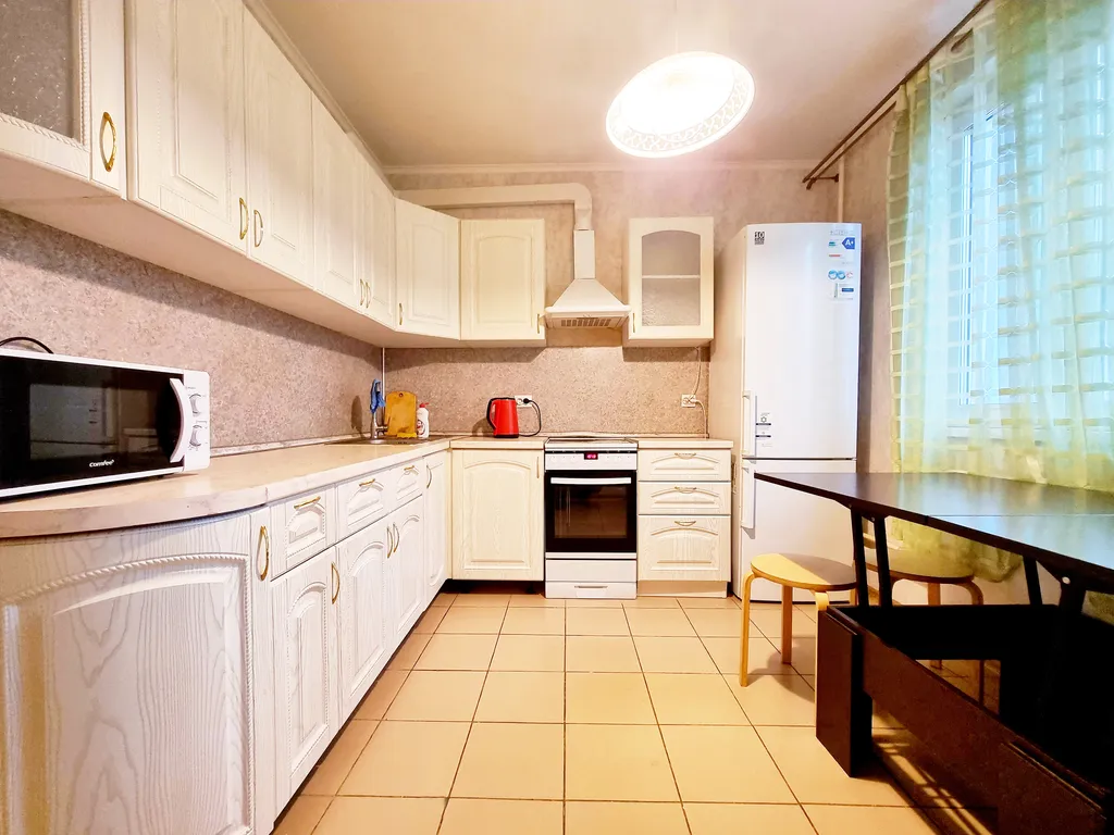 Просторная квартира до 6 человек около ТРЦ Июнь