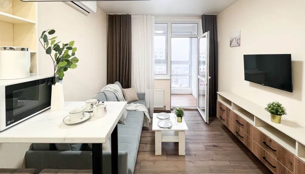 Очень уютная и светлая студия для двоих с лоджией