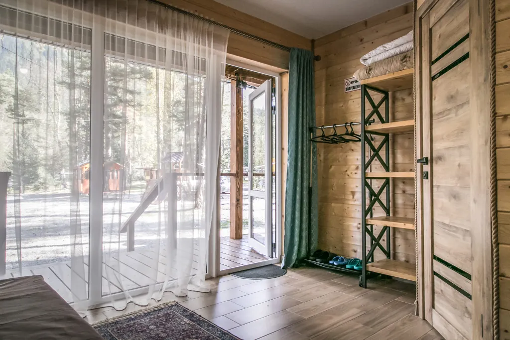 Коттедж для всей компании с видом на горы