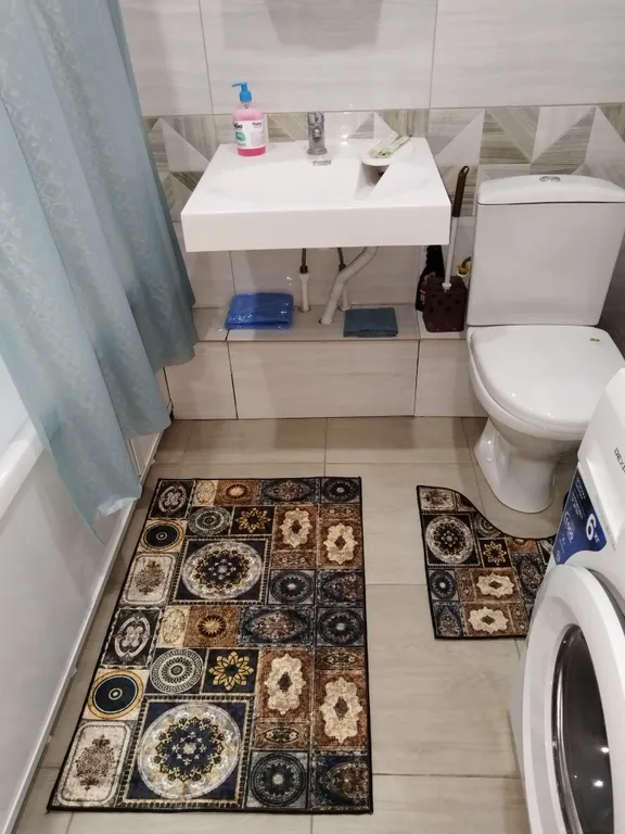 Квартира рядом, Академия здоровья и другими медицинскими учреждениями