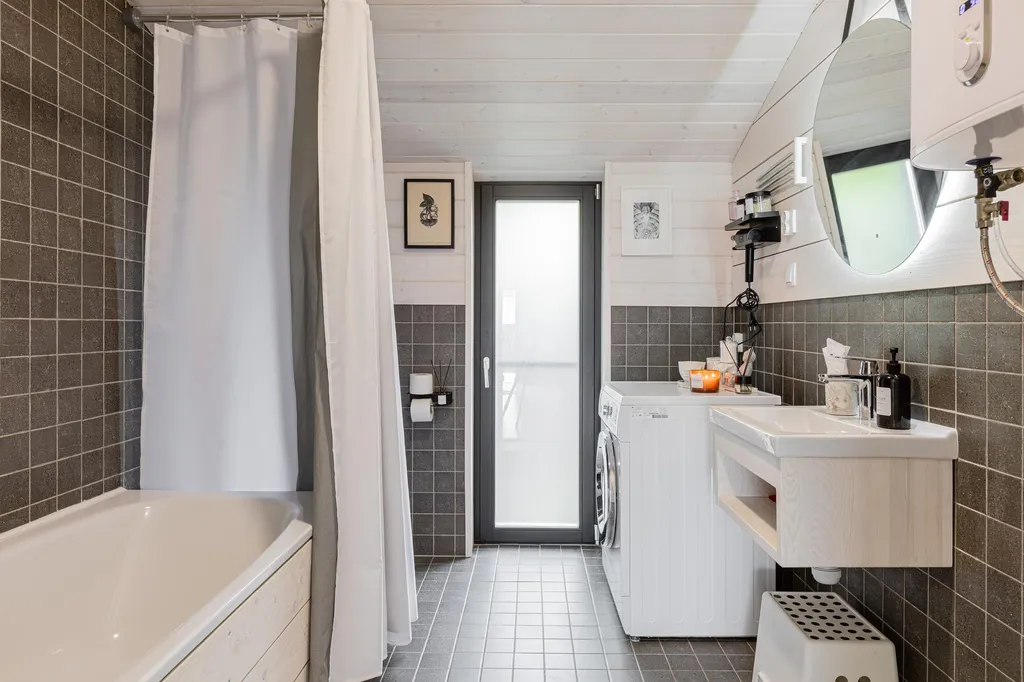 Коттедж Дом "Свет" с 3 отдельными спальнями и чаном — Семеновское