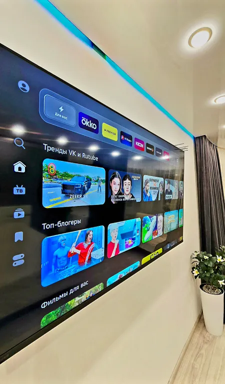 Уютная квартира с панорамными окнами и джакузи