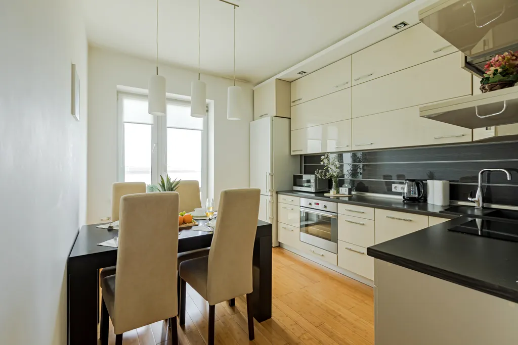 Светлый апартамент около ТЦ Dana Mall