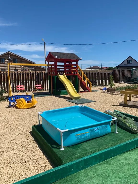 Коттедж Уютные гостевые домики Деревенька — Кучугуры